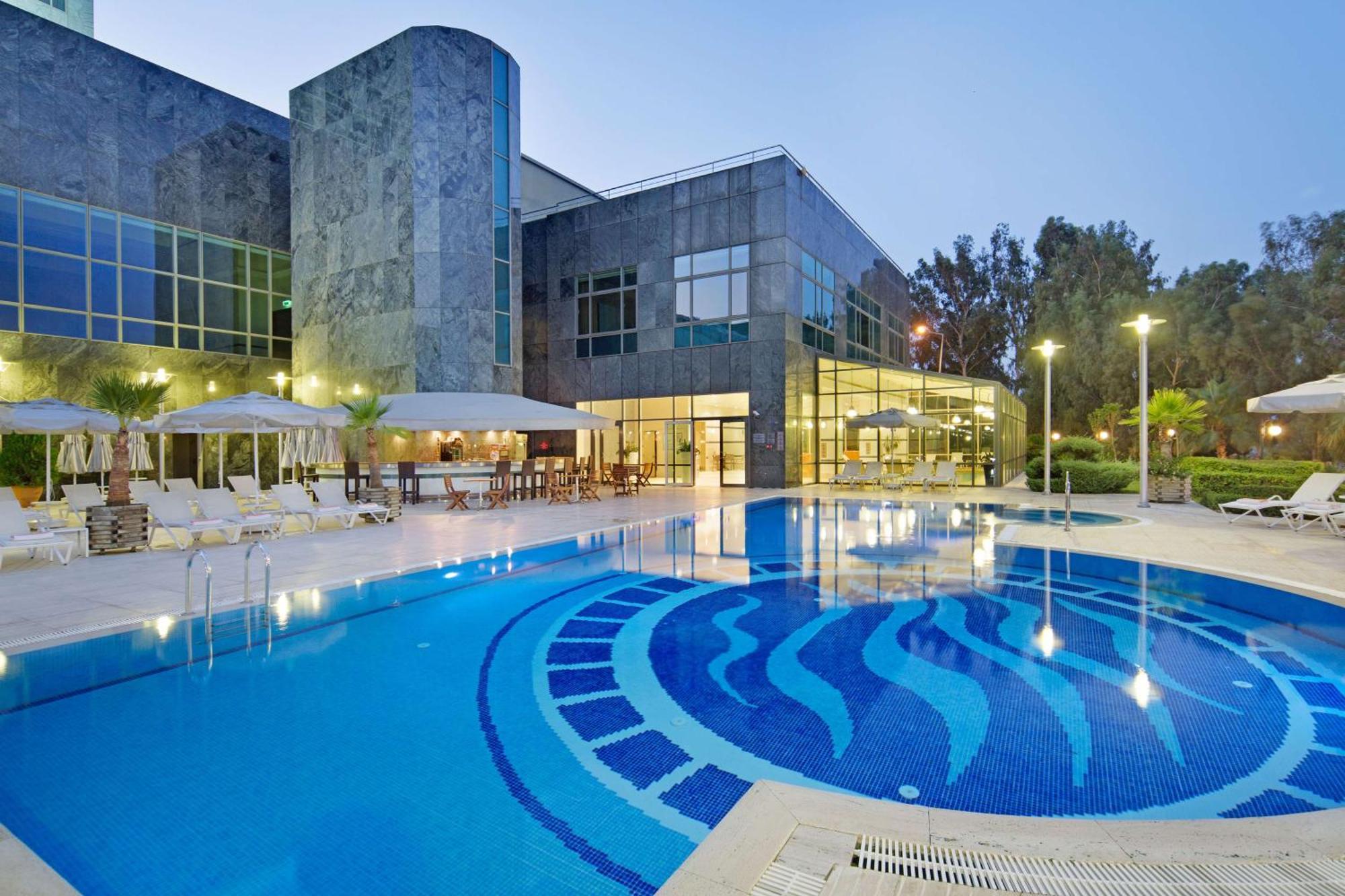 Adana Hiltonsa Hotel Exterior foto